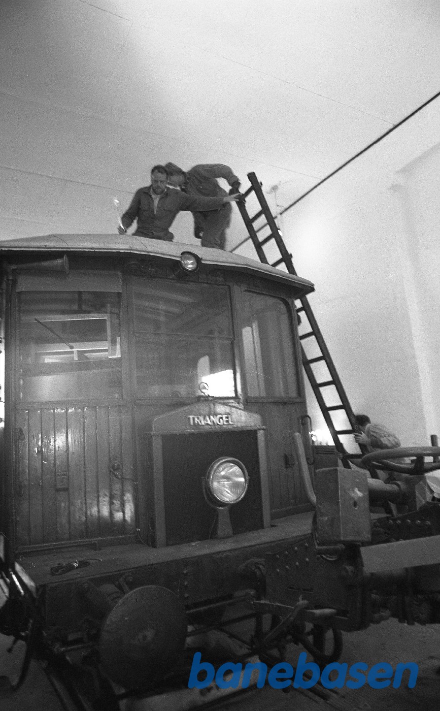 Skift af motoren i LNJ M4 i Græsted Skift af motoren i LNJ M4 i Græsted