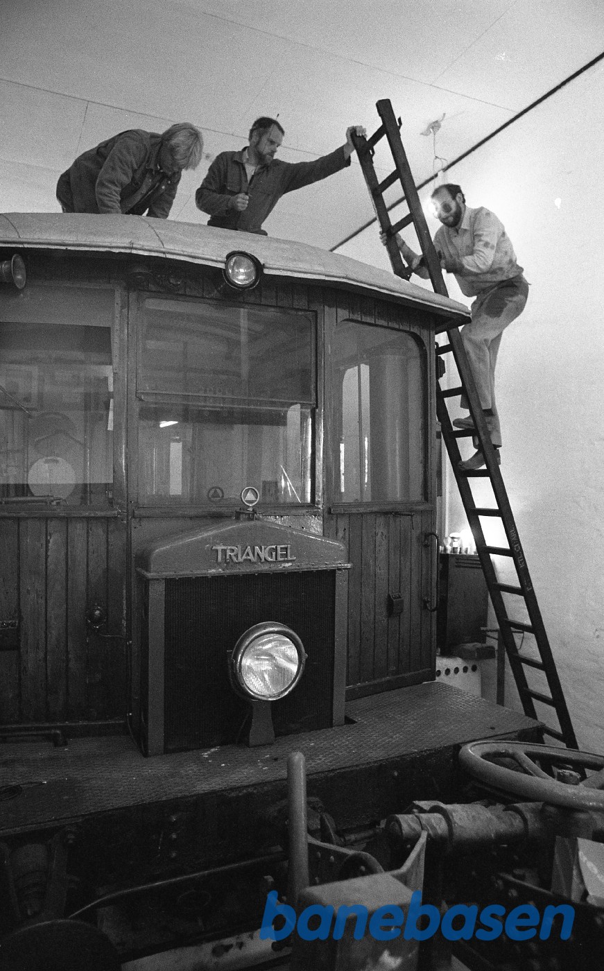 Skift af motoren i LNJ M4 i Græsted Skift af motoren i LNJ M4 i Græsted