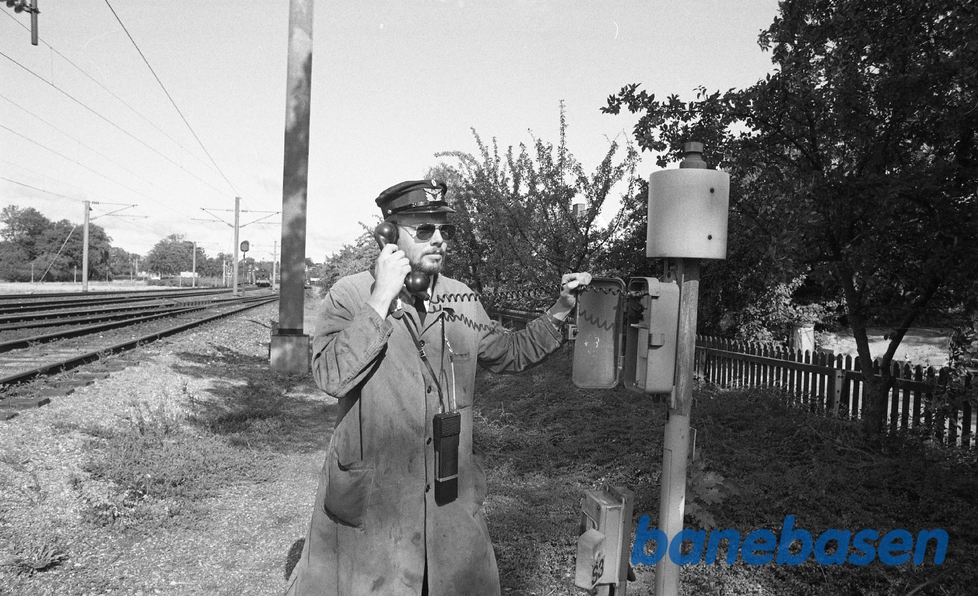 Bent ved telefonen i Rungsted Bent ved telefonen i Rungsted