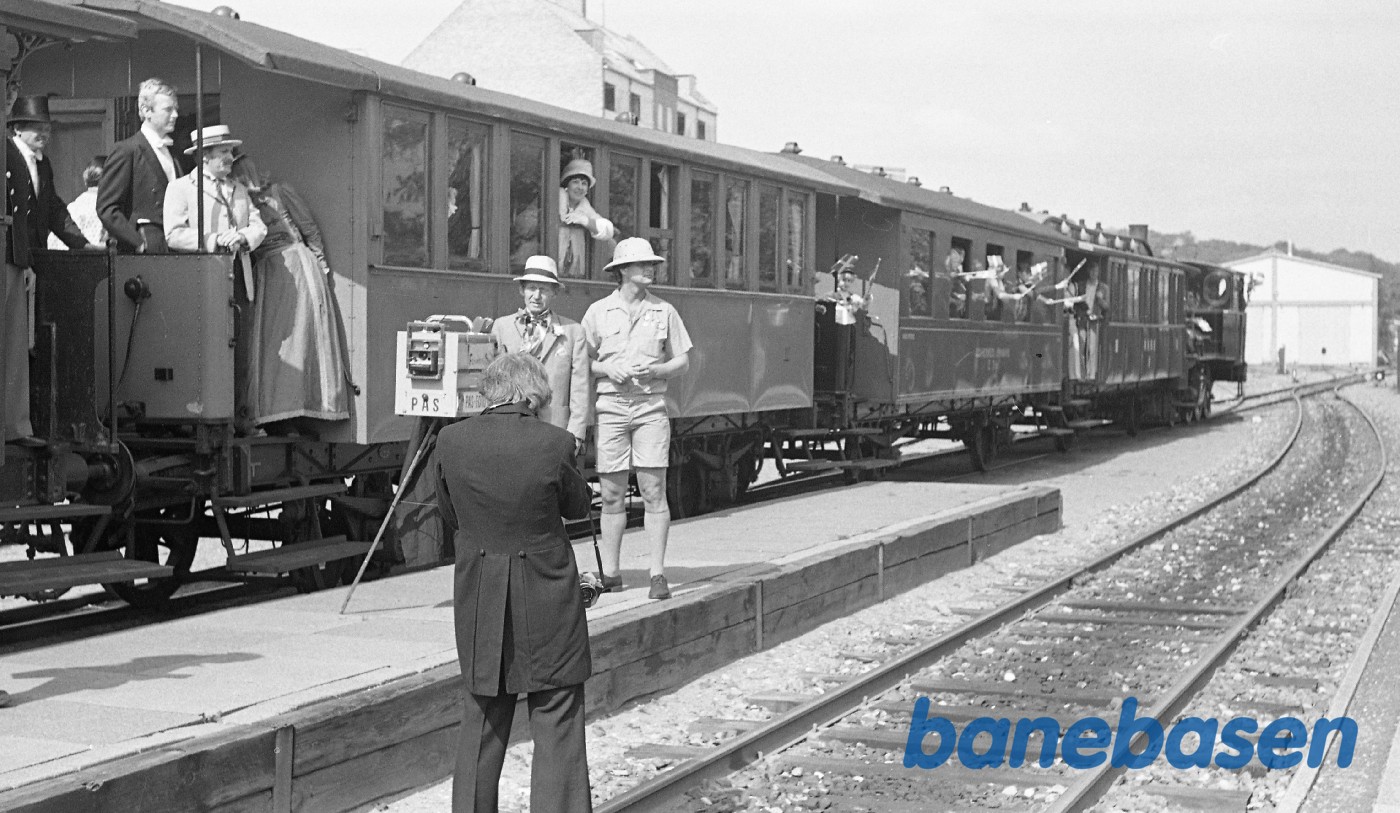 Sæsonstart på HHGB med pigegarden og de glade 90 Sæsonstart på HHGB med pigegarden og de glade 90