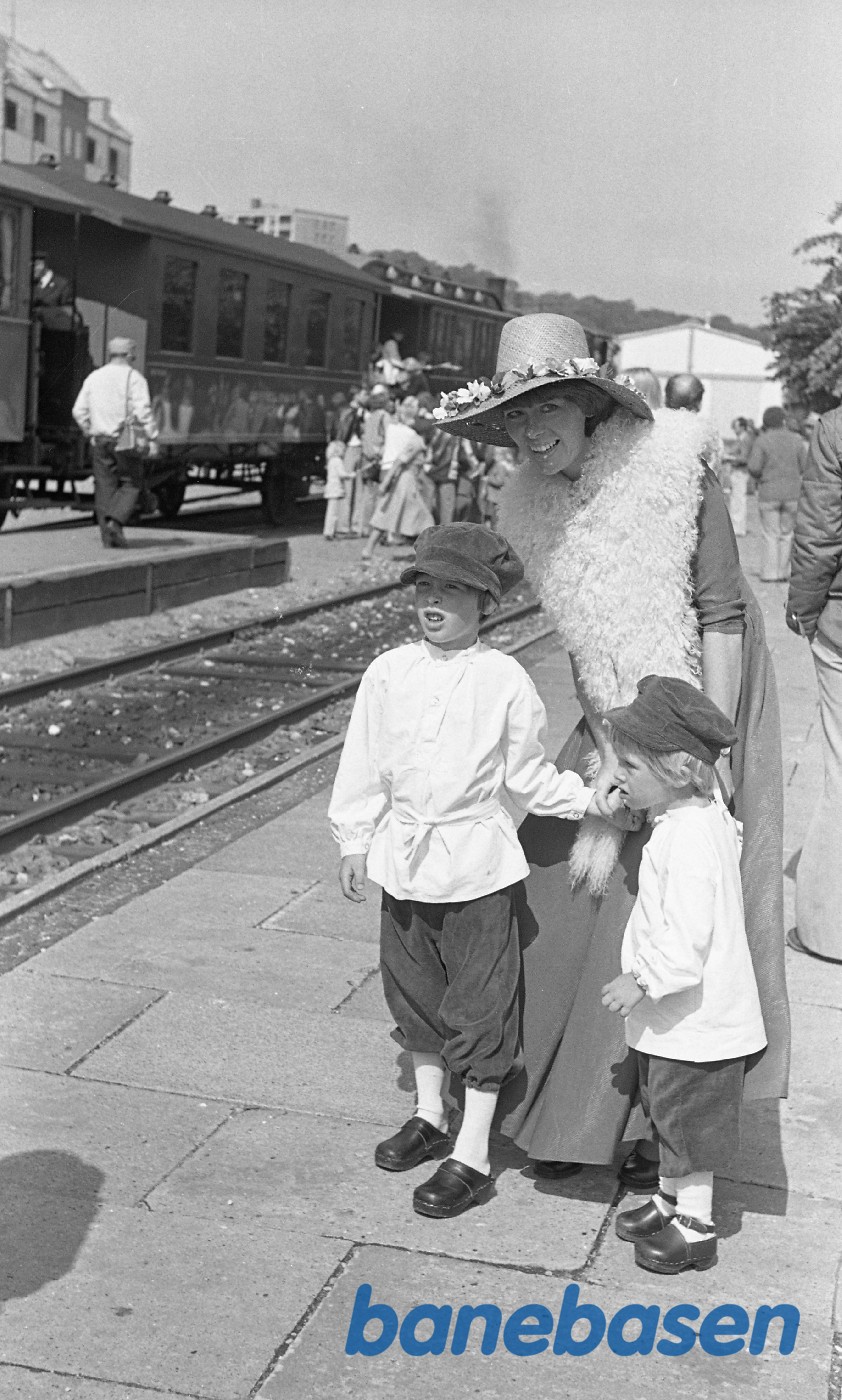 Sæsonstart på HHGB med pigegarden og de glade 90 Sæsonstart på HHGB med pigegarden og de glade 90