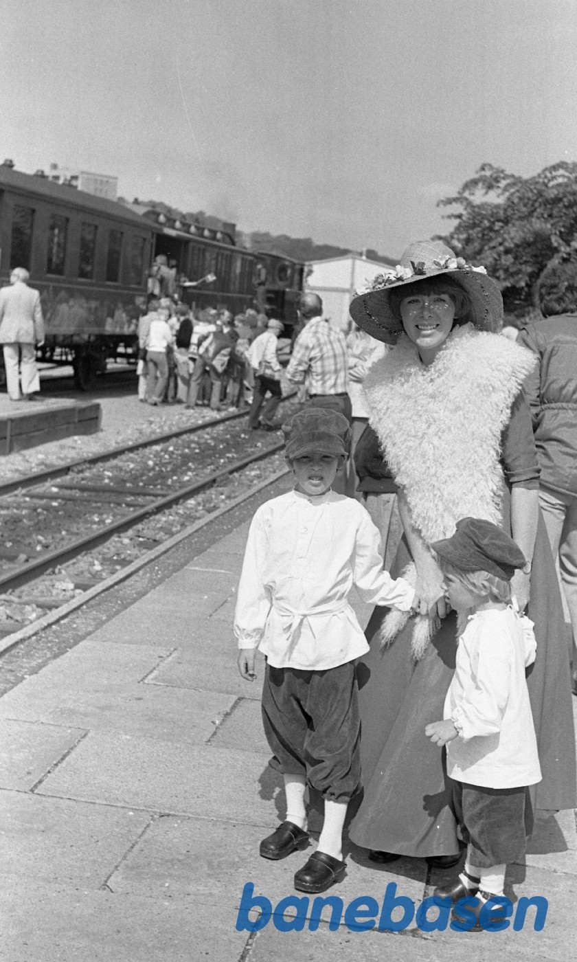 Sæsonstart på HHGB med pigegarden og de glade 90 Sæsonstart på HHGB med pigegarden og de glade 90