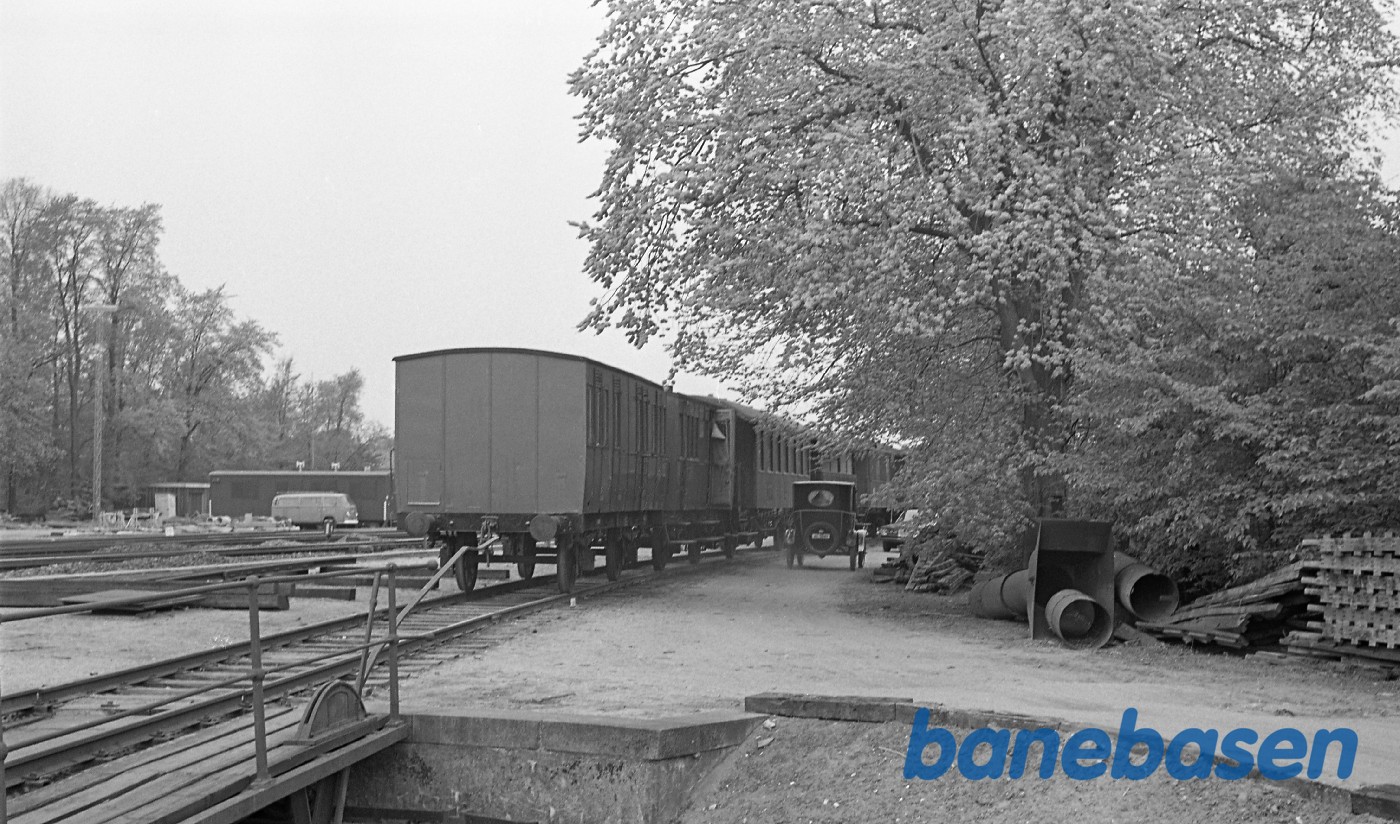 Håndrangering med gammel kupé personvogn fra SFJ Håndrangering med gammel kupé personvogn fra SFJ