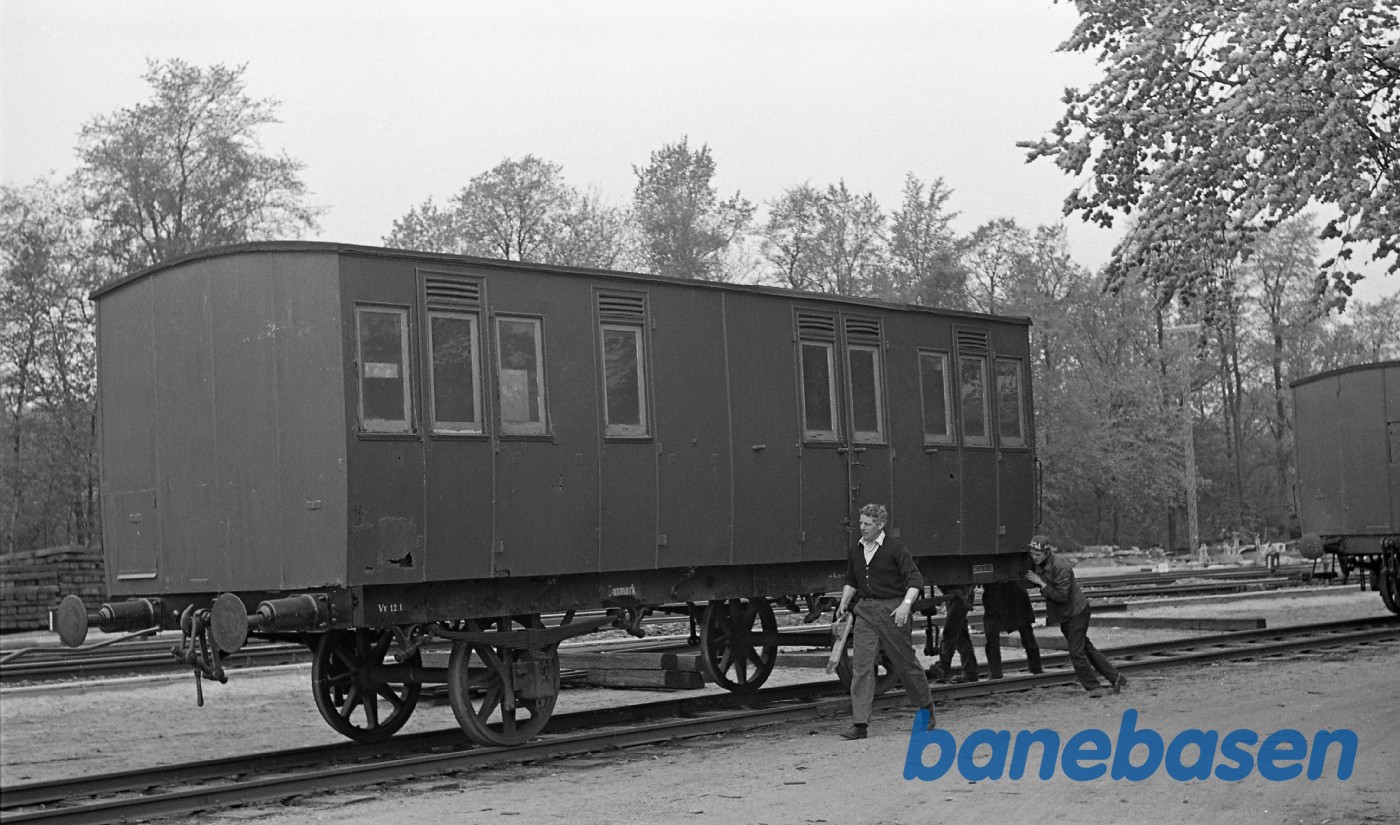 Håndrangering med gammel kupé personvogn fra SFJ Håndrangering med gammel kupé personvogn fra SFJ