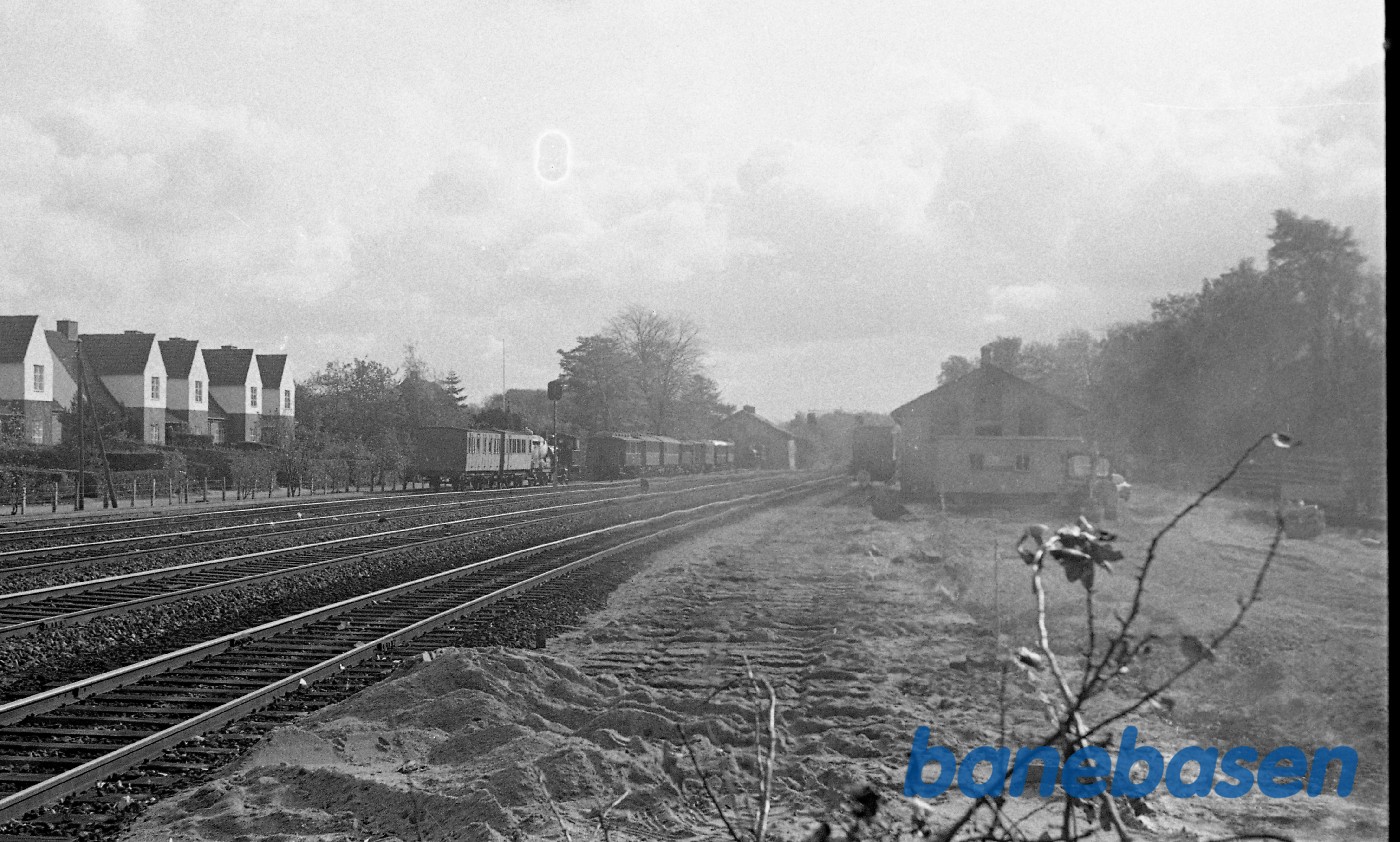 Afbrænding af haveaffald på Rungsted station, landsiden Afbrænding af haveaffald på Rungsted station, landsiden