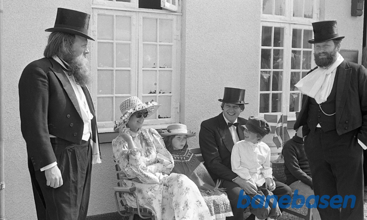 Sæsonstart på HHGB med pigegarden og de glade 90 Sæsonstart på HHGB med pigegarden og de glade 90