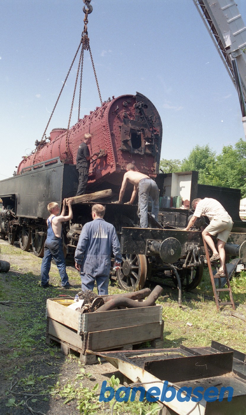 Kedlen til DSB S 740 løftes på i Rungsted Kedlen til DSB S 740 løftes på i Rungsted