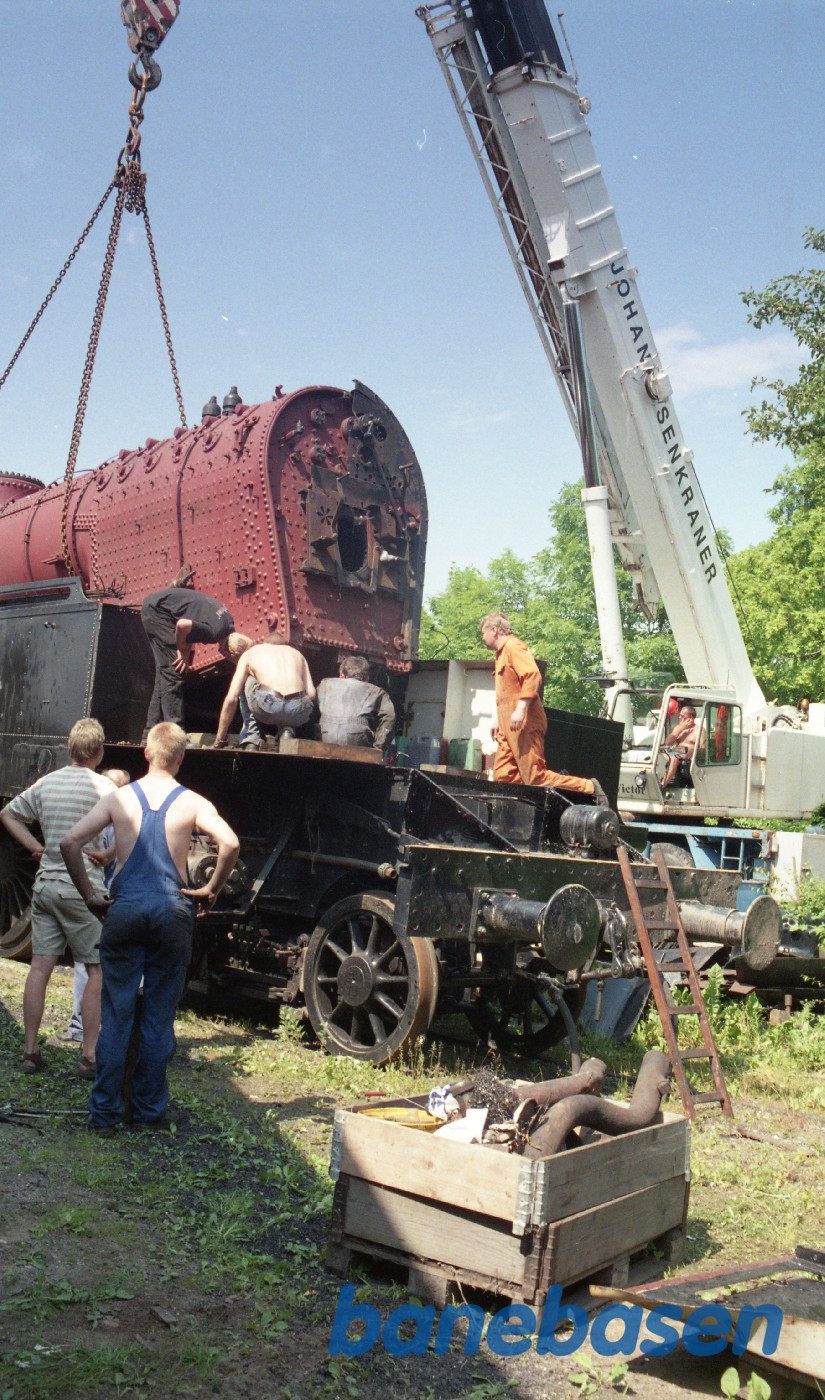 Kedlen til DSB S 740 løftes på i Rungsted Kedlen til DSB S 740 løftes på i Rungsted