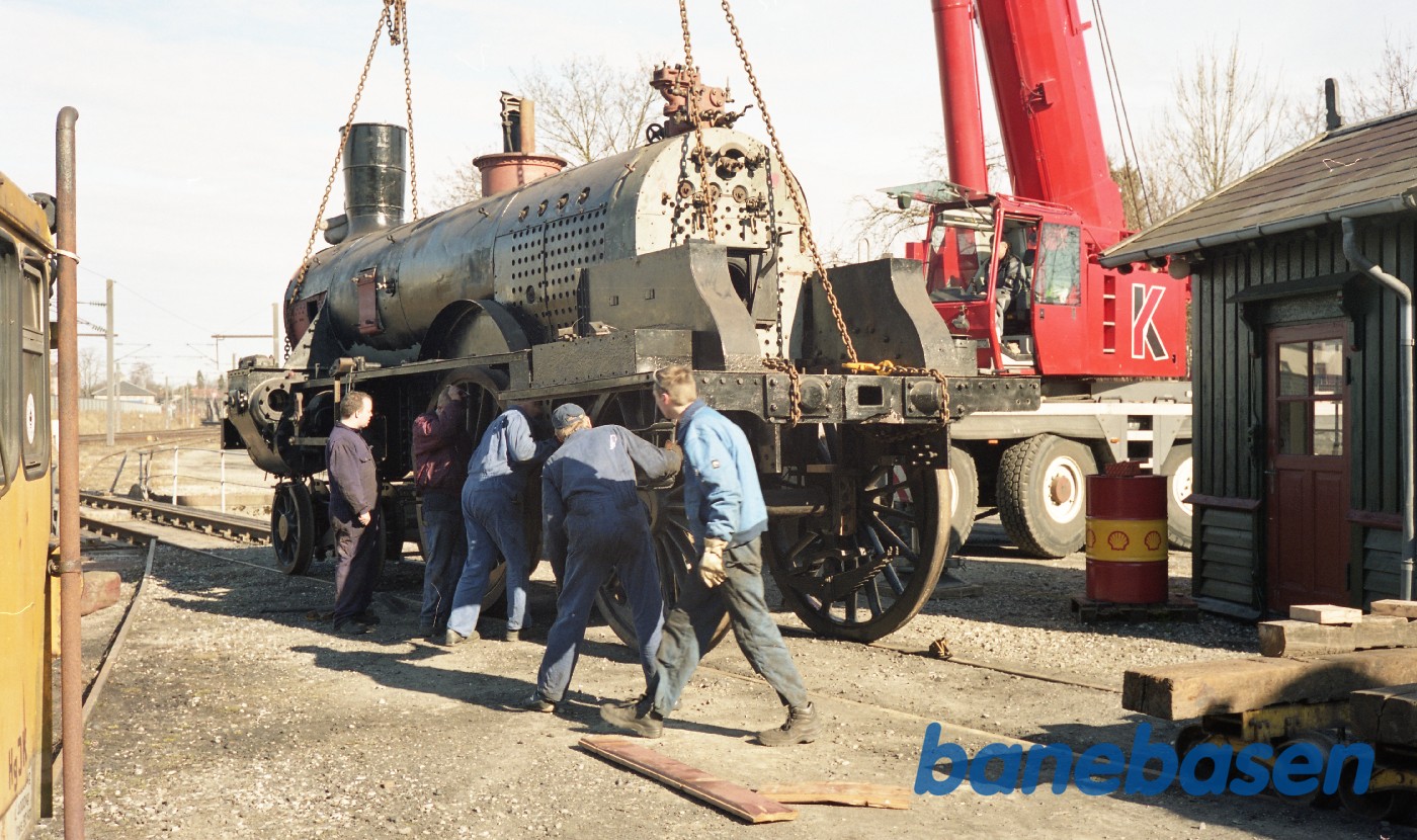 Kedlen/maskinen løftes på K 582 i Rungsted Kedlen/maskinen løftes på K 582 i Rungsted