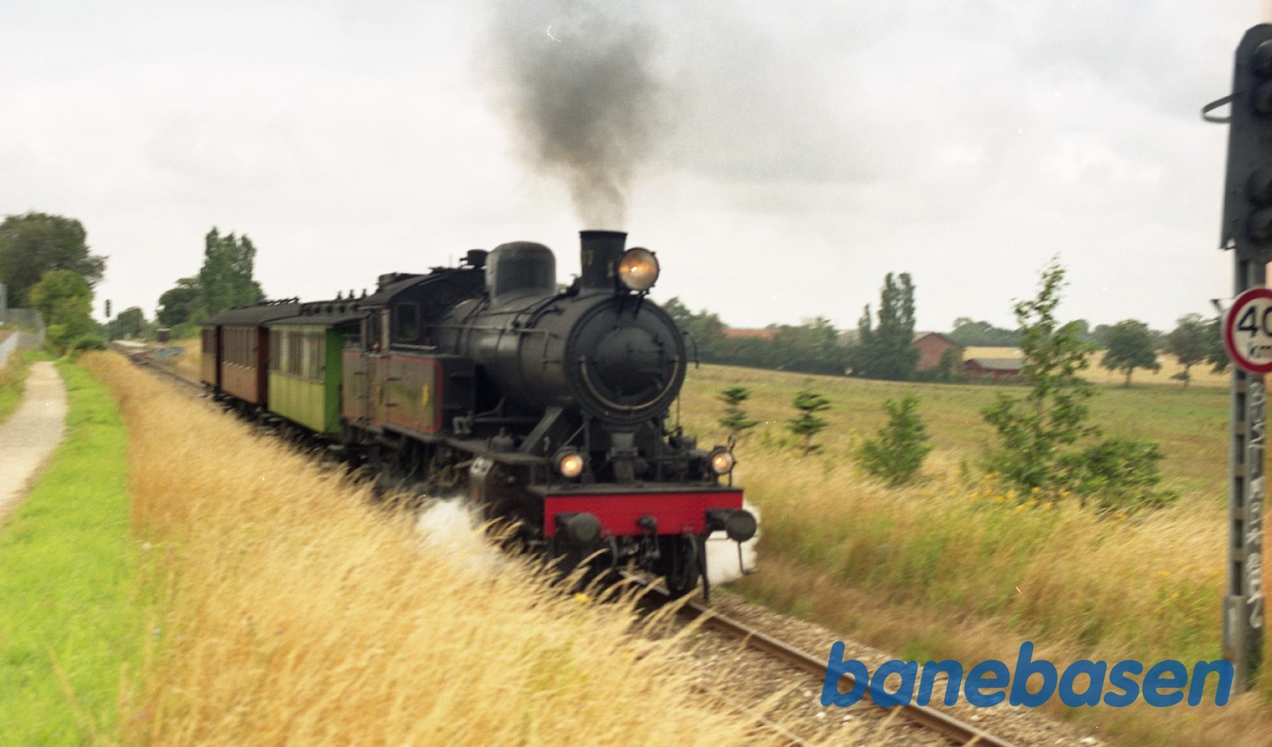 S 1307 med tog i Græsted S 1307 med tog i Græsted