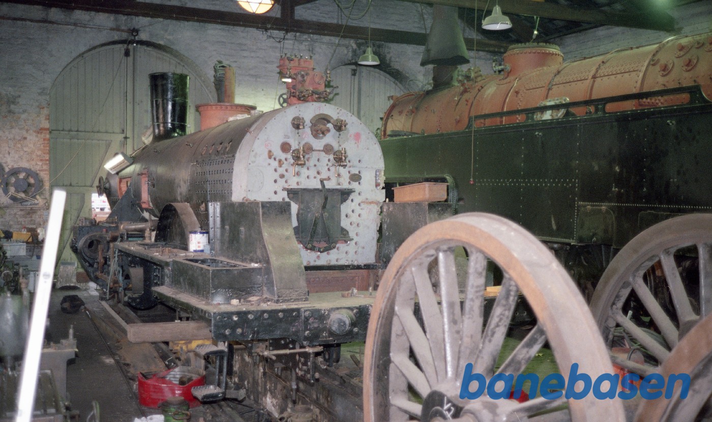 DSB K582 restaureres i Remisen DSB K582 restaureres i Remisen