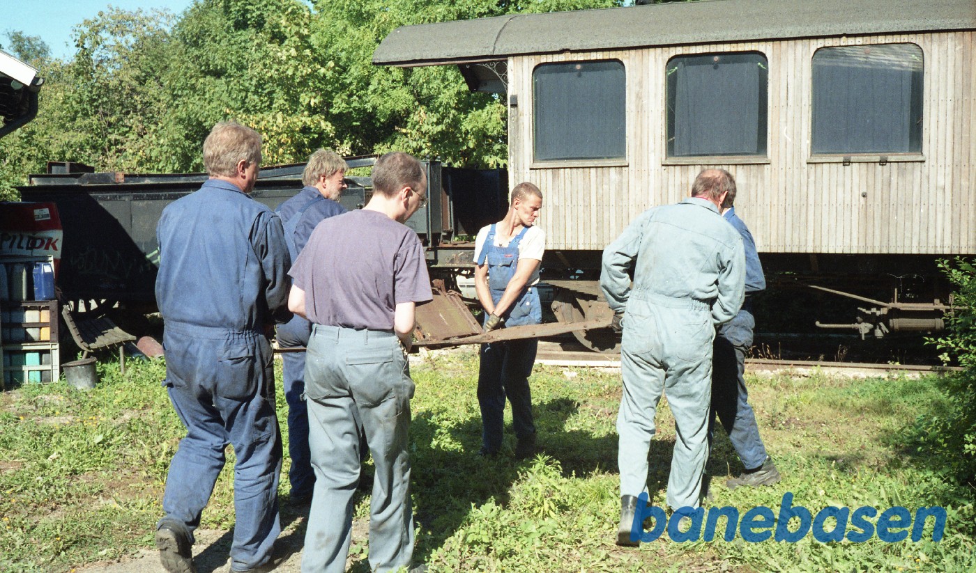 Oprydning udenfor remisen i Rungsted Oprydning udenfor remisen i Rungsted