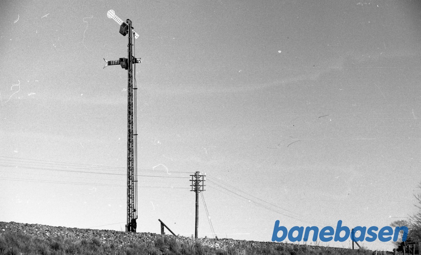 I-signal på banedæmning I-signal på banedæmning