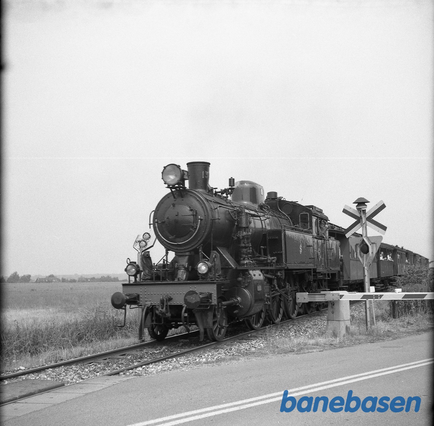 S 1307 i overkørsel S 1307 i overkørsel