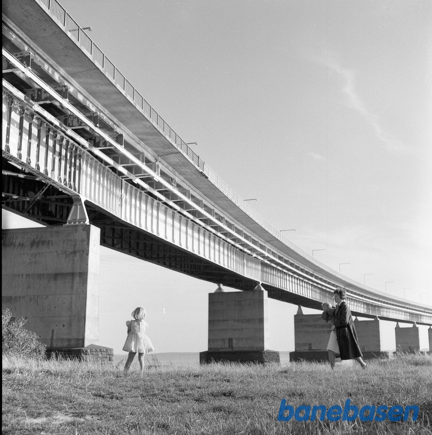 Storestrømsbroen set nedefra Madsnesø Storestrømsbroen set nedefra Madsnesø