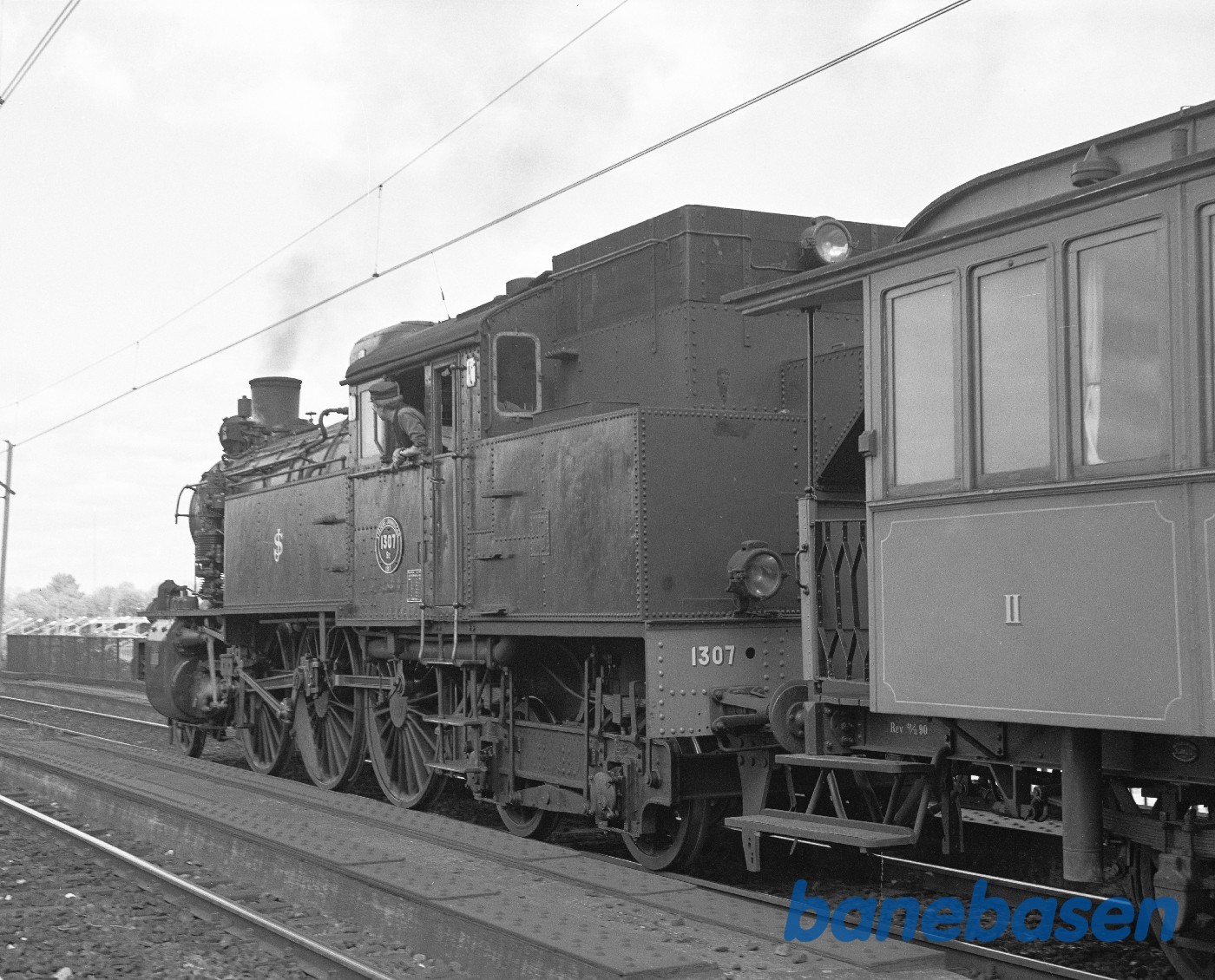 Rundt om husene tog med 1307 Rundt om husene tog med 1307