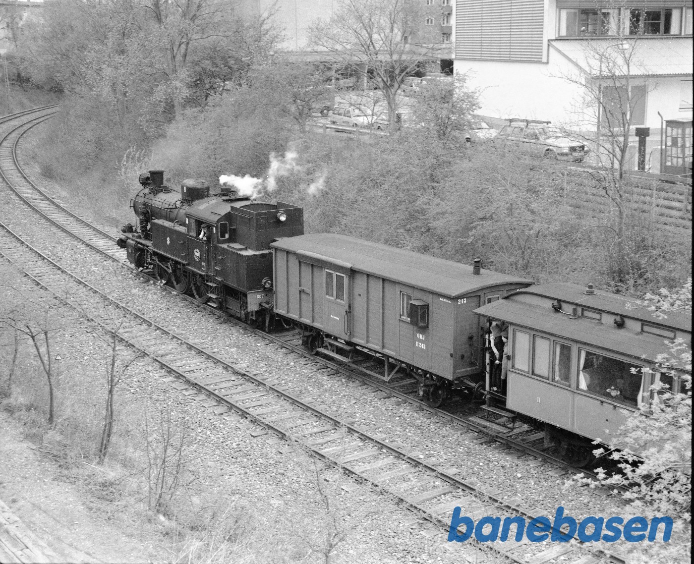 S 1307 med tog på godsbanen mellem Frederiksberg og Godthåbsvej S 1307 med tog på godsbanen mellem Frederiksberg og Godthåbsvej