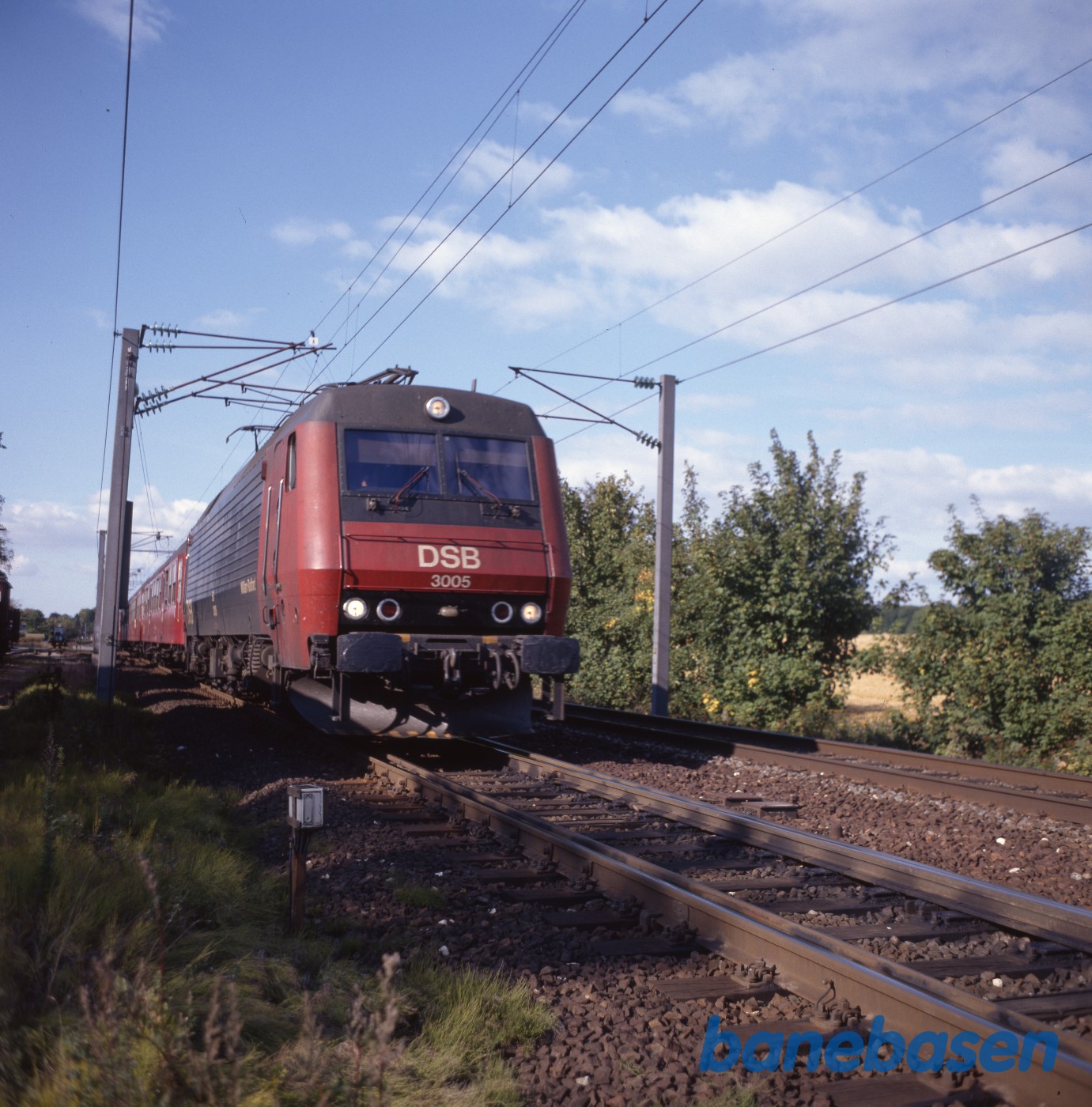 EA med persontog på Kystbanen EA med persontog på Kystbanen