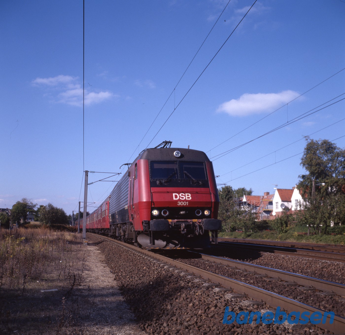 EA med persontog på Kystbanen EA med persontog på Kystbanen