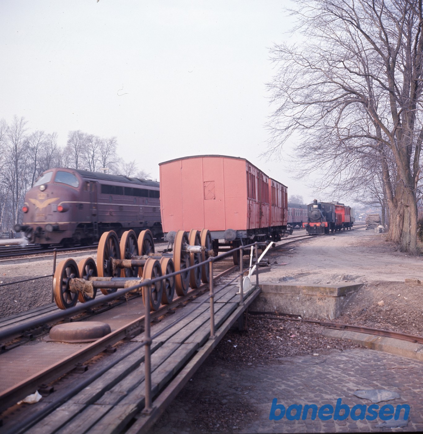 Hjul, sydfyns-vogne og SVJ 1 i natsporet Hjul, sydfyns-vogne og SVJ 1 i natsporet