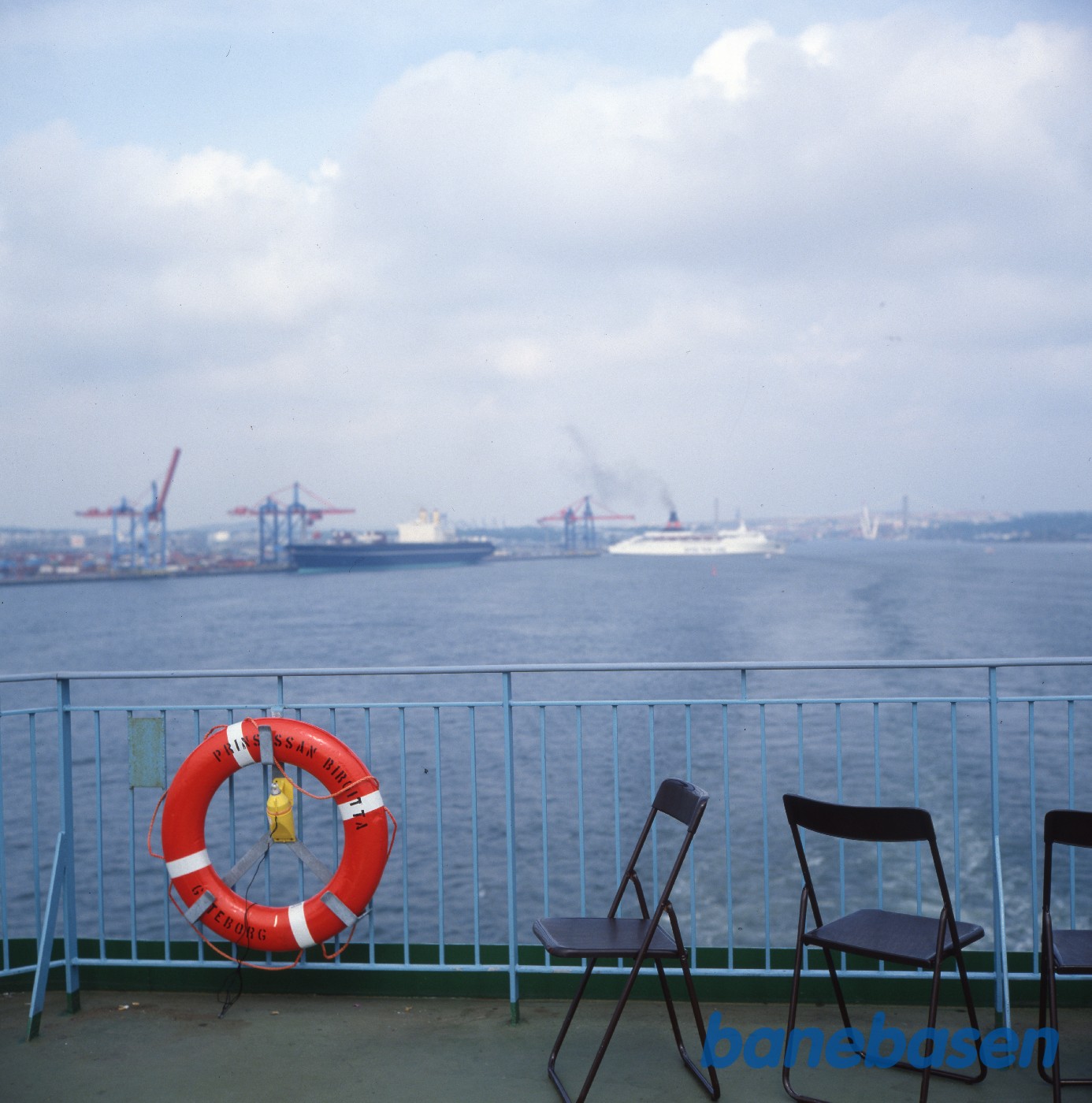 Udsigt fra færge indover havnen i Göteborg Udsigt fra færge indover havnen i Göteborg