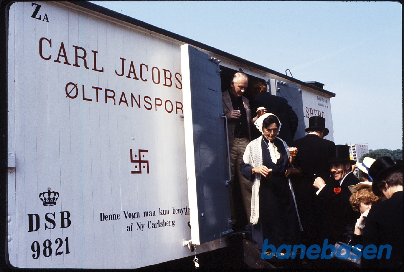 Indvielse af Carlsbergvognen med udskænkning af fadøl i 1980 på Grønnehave Indvielse af Carlsbergvognen med udskænkning af fadøl i 1980 på Grønnehave