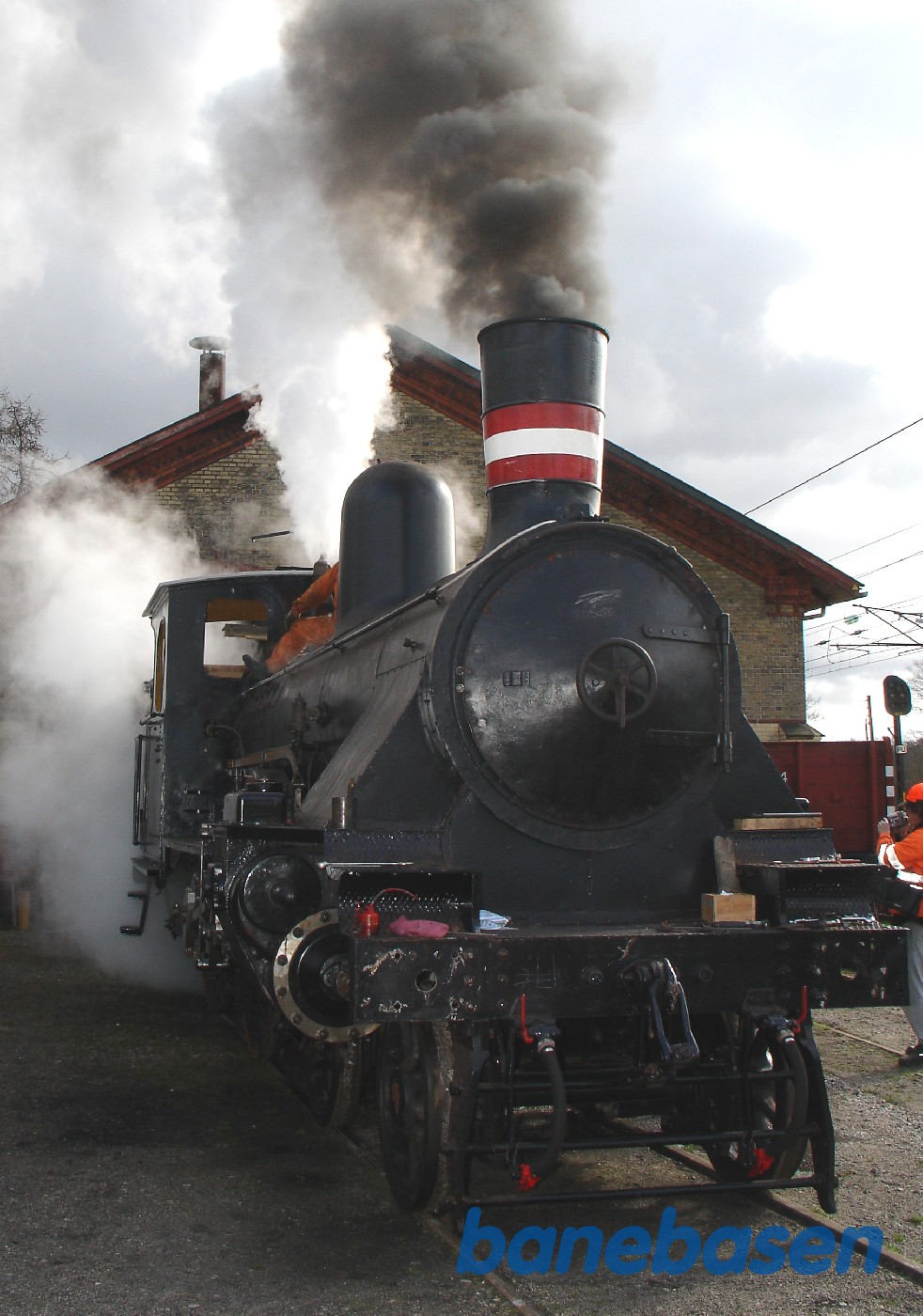 K582 damper ud af remisen i Rungsted K582 damper ud af remisen i Rungsted