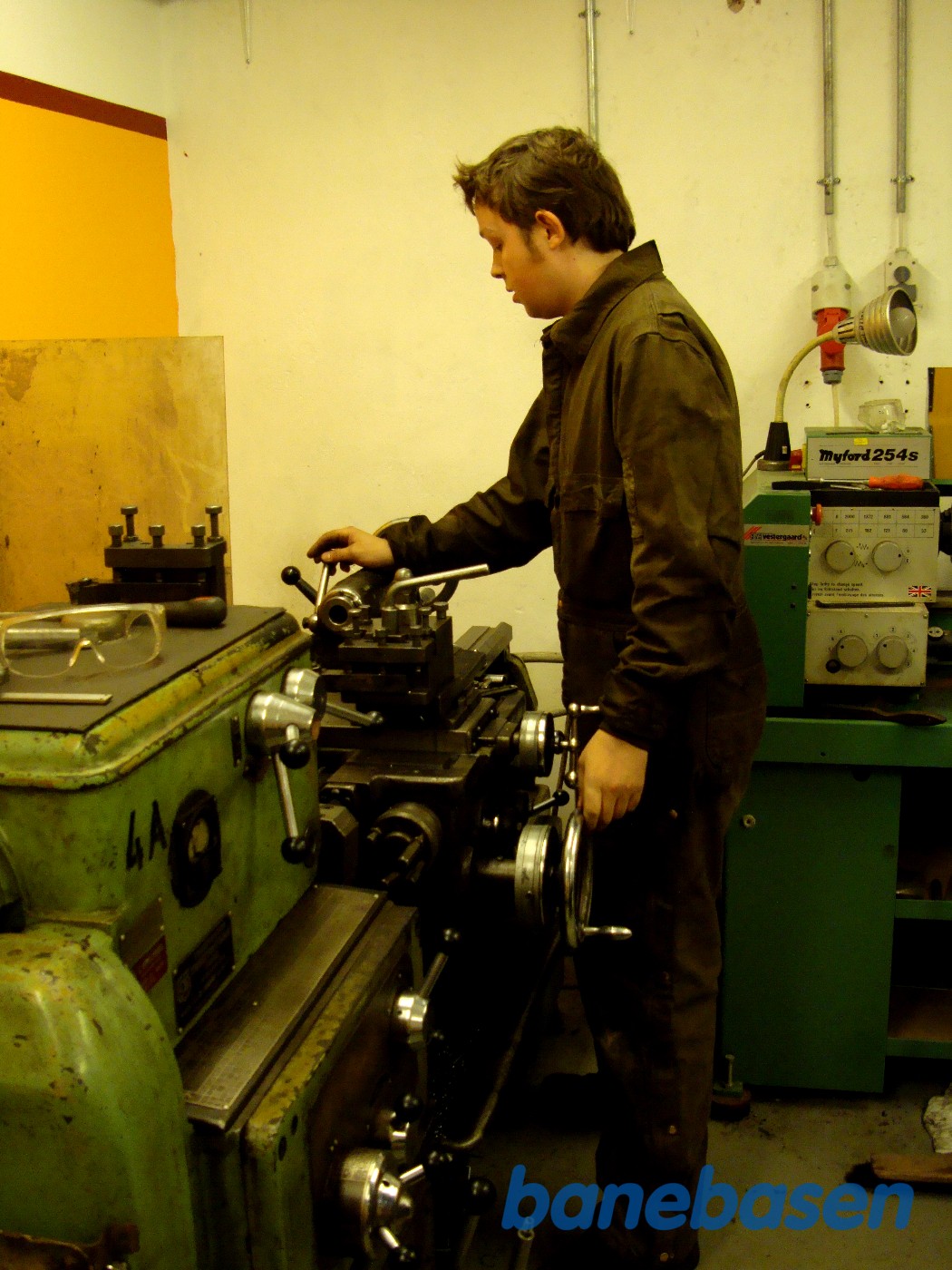 Arbejde i maskinværkstedet i Rungsted remise Arbejde i maskinværkstedet i Rungsted remise