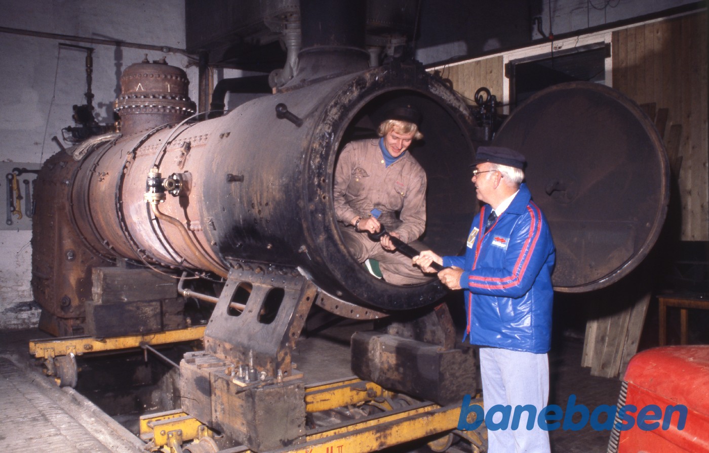 Der arbejdes på kedlen til OKMJ Nr. 14 Der arbejdes på kedlen til OKMJ Nr. 14