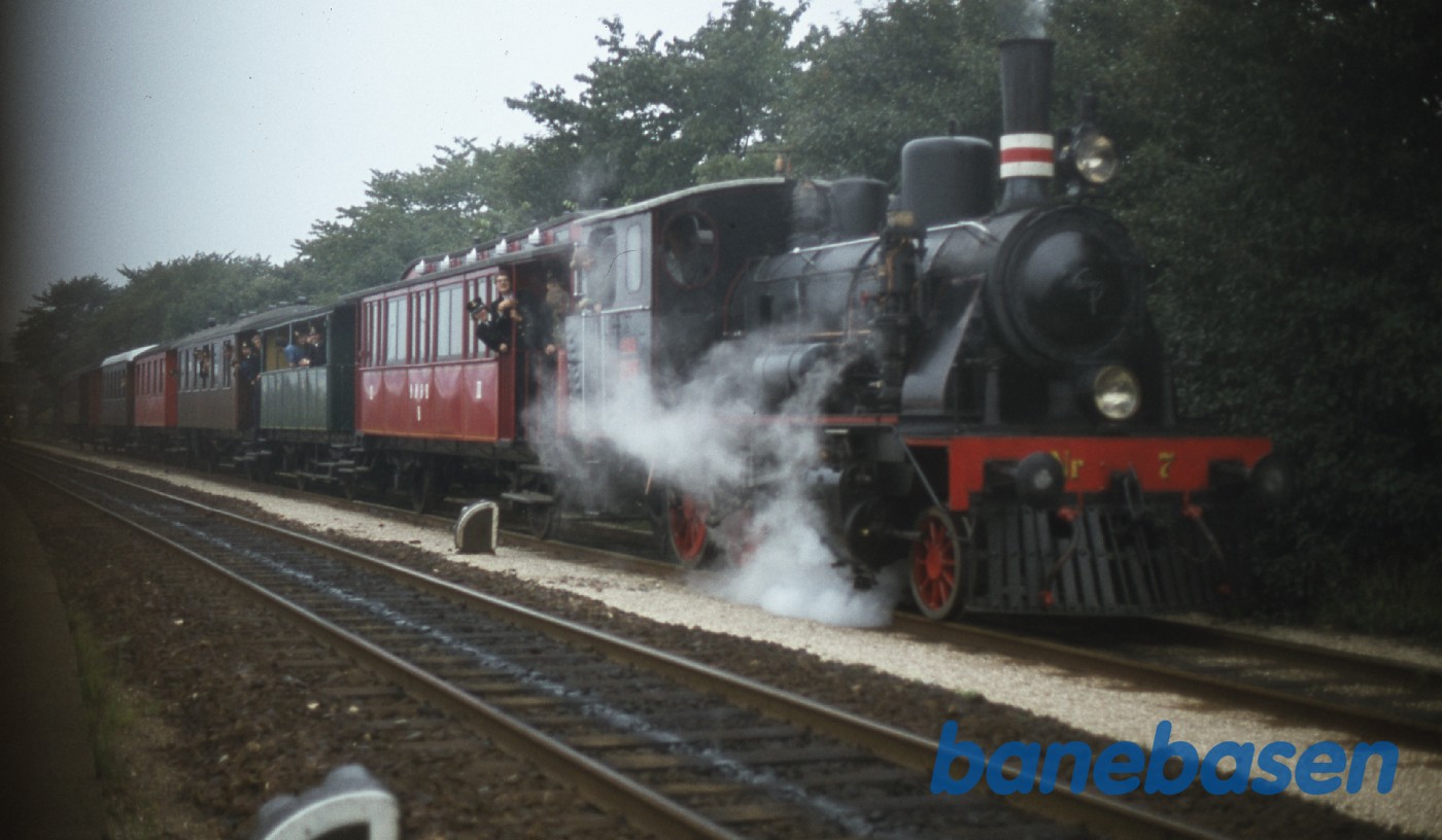 Nr. 7 på vej fra Godsbanegården op ad maskinbakken til København H Nr. 7 på vej fra Godsbanegården op ad maskinbakken til København H