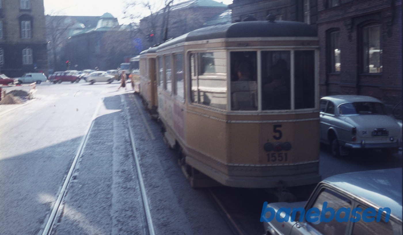 Linje 5 i Ny Kongensgade, H. C Andresens Boulevard oppe for enden af gaden Linje 5 i Ny Kongensgade, H. C Andresens Boulevard oppe for enden af gaden