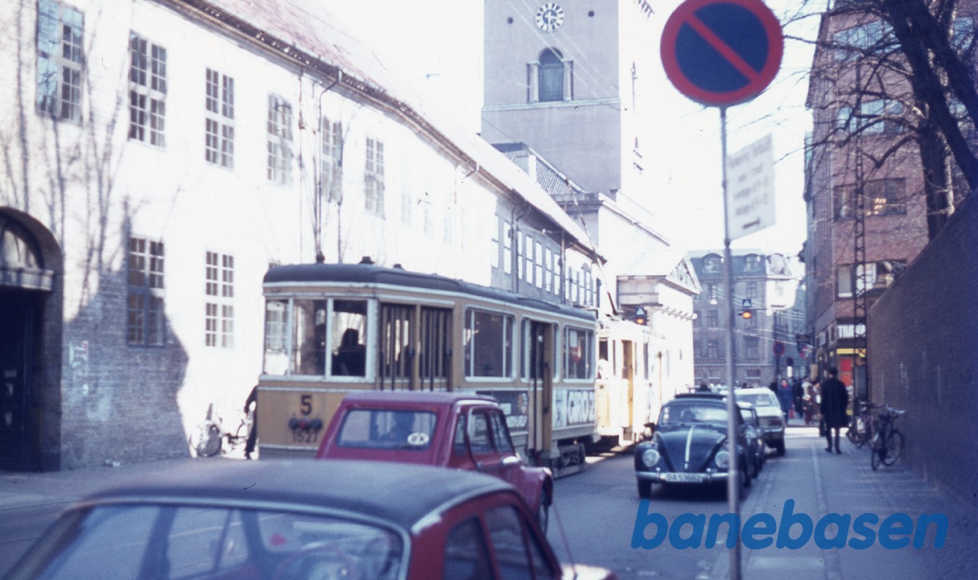 Linje 5 ved Vor Frue kirke Linje 5 ved Vor Frue kirke