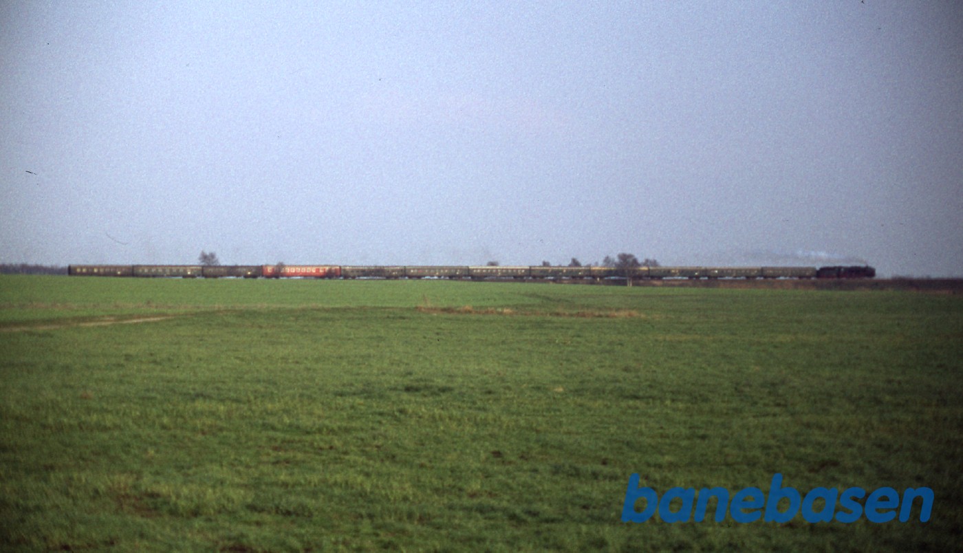 Persontog på strækningen Persontog på strækningen