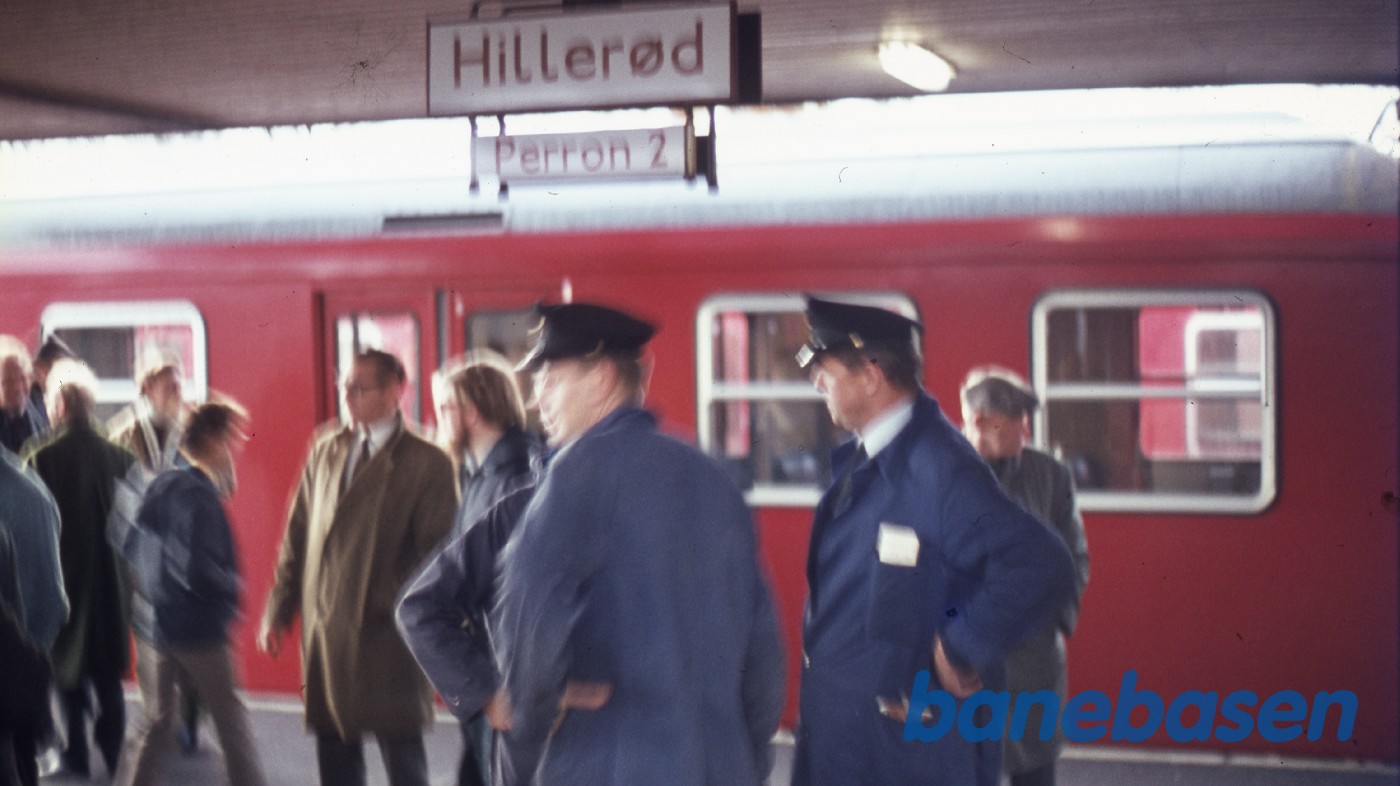 Rødt S-tog ankommet til Hillerød Rødt S-tog ankommet til Hillerød