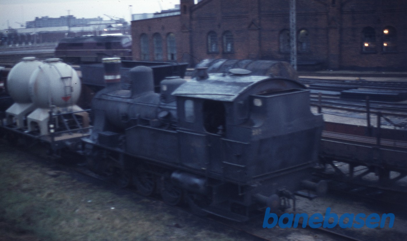 Rangerlokomotiv i askekassen på Mgb Rangerlokomotiv i askekassen på Mgb