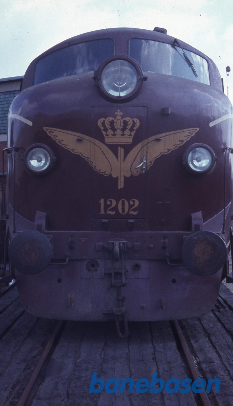 Frontbilleder af My 1202 på maskindepotet Frontbilleder af My 1202 på maskindepotet