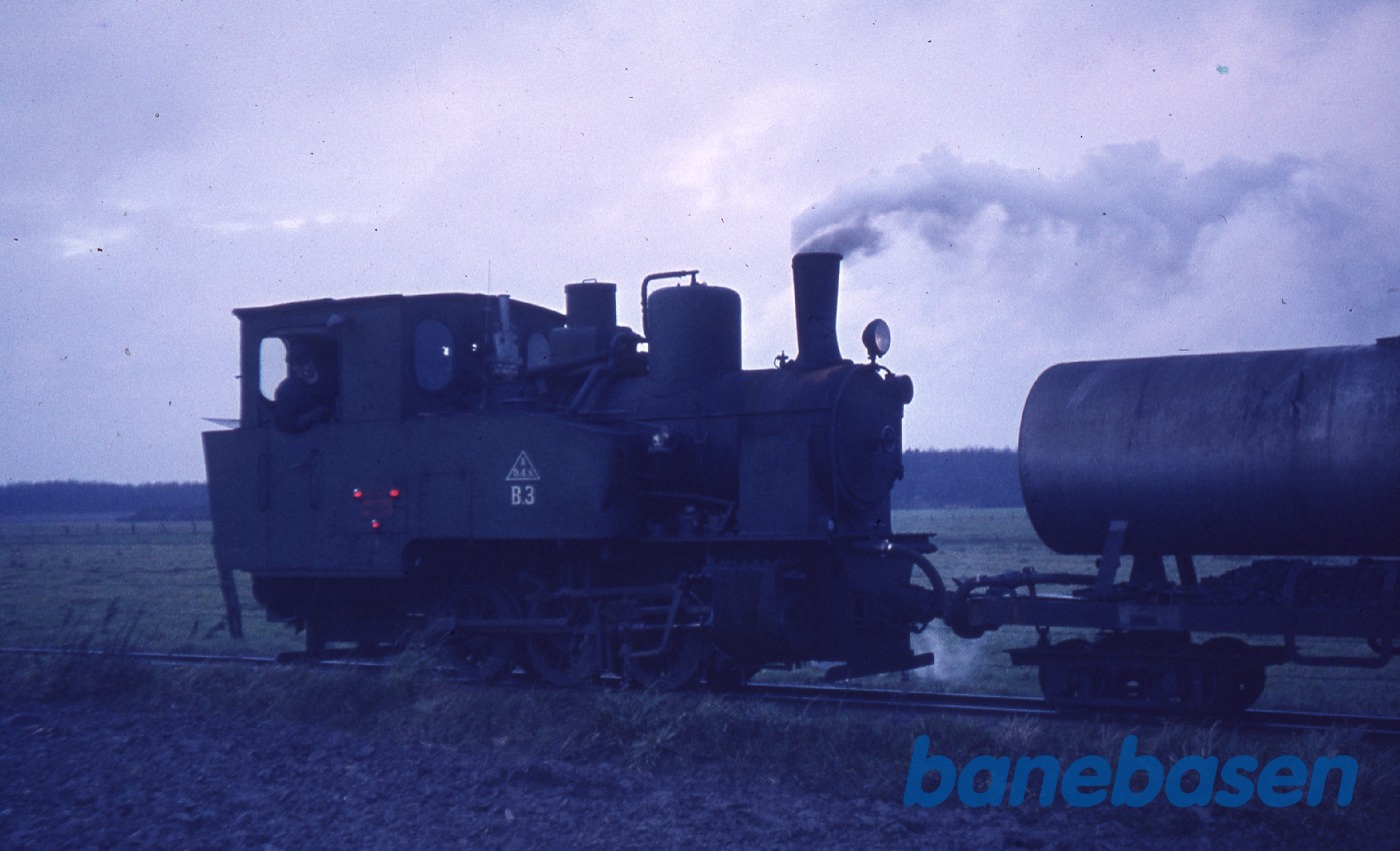 Sukkerroebanelokomotiv med tankvogn Sukkerroebanelokomotiv med tankvogn