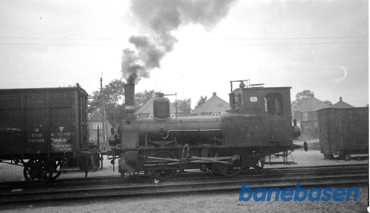 Damplokomotiv HS 375 rangerer i Hillerød. Damplokomotiv HS 375 rangerer i Hillerød.