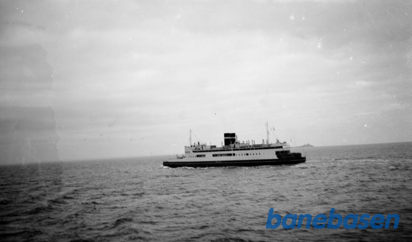 Færgen Sjælland på Storebælt. Set fra en anden færge Færgen Sjælland på Storebælt. Set fra en anden færge