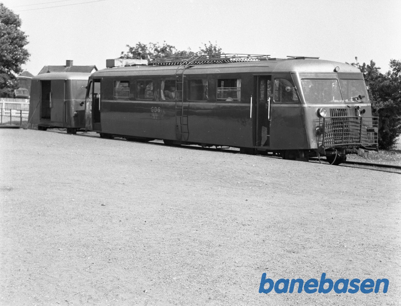 GDS S 2 + U 1 GDS S 2 + U 1