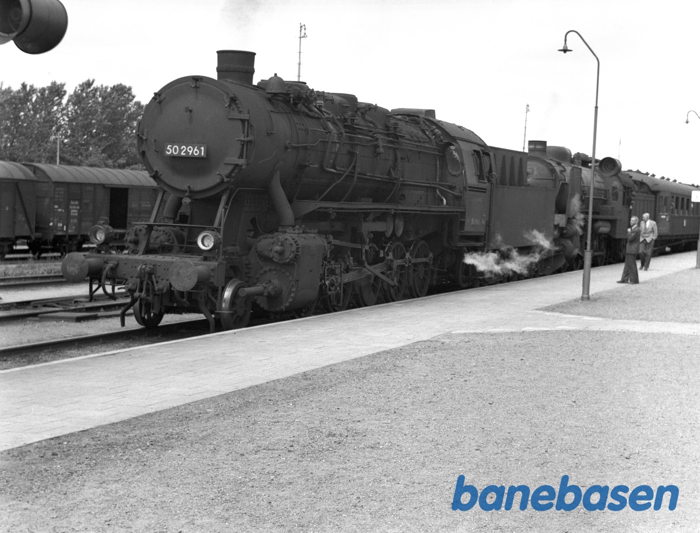DB 50 2961 + DSB R 962 med SHE DB 50 2961 + DSB R 962 med SHE