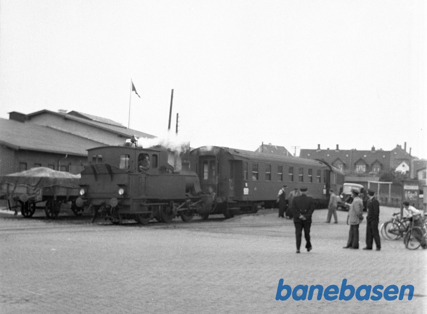 DSB F 673 trækker "Nordpilen" til skibet DSB F 673 trækker "Nordpilen" til skibet