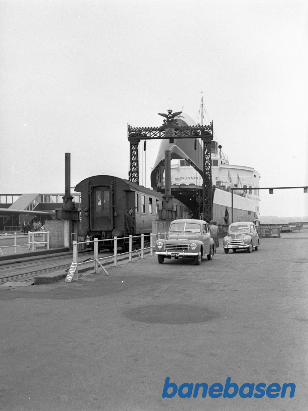 DSB Lyntog Englænderen rangeres fra borde DSB Lyntog Englænderen rangeres fra borde