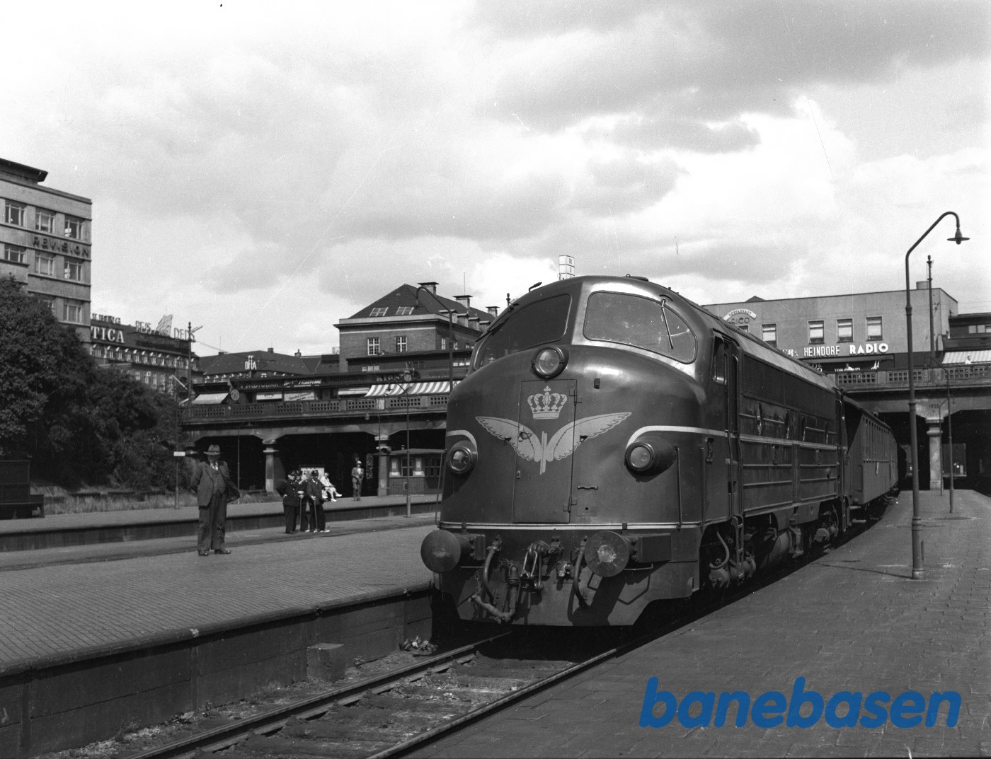 DSB MY 1102 foran tog 945 DSB MY 1102 foran tog 945