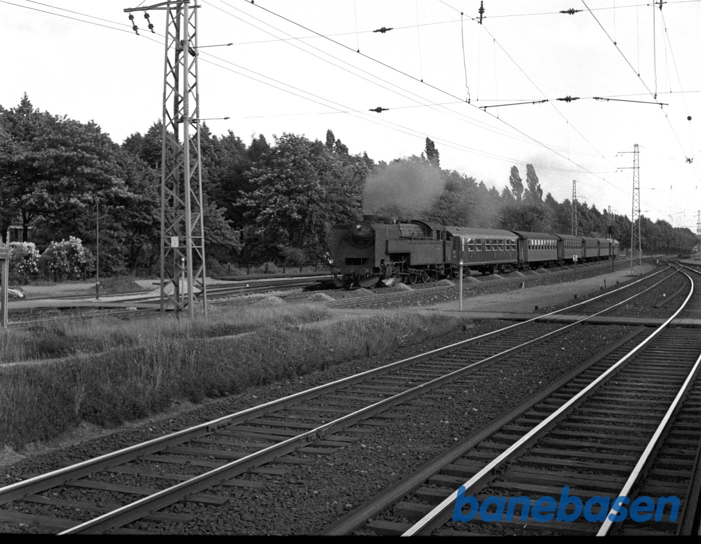 DSB S 734 med tog 457 DSB S 734 med tog 457