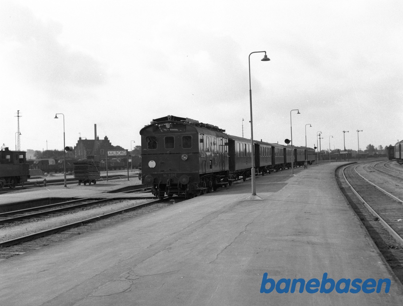AHJ ML 3202 ankommer med tog AHJ ML 3202 ankommer med tog