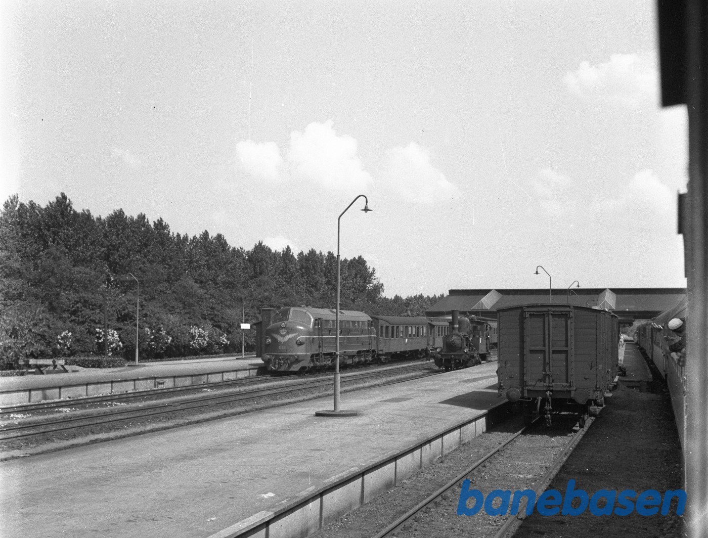 DSB MY 110? med tog 50 + F 686 DSB MY 110? med tog 50 + F 686