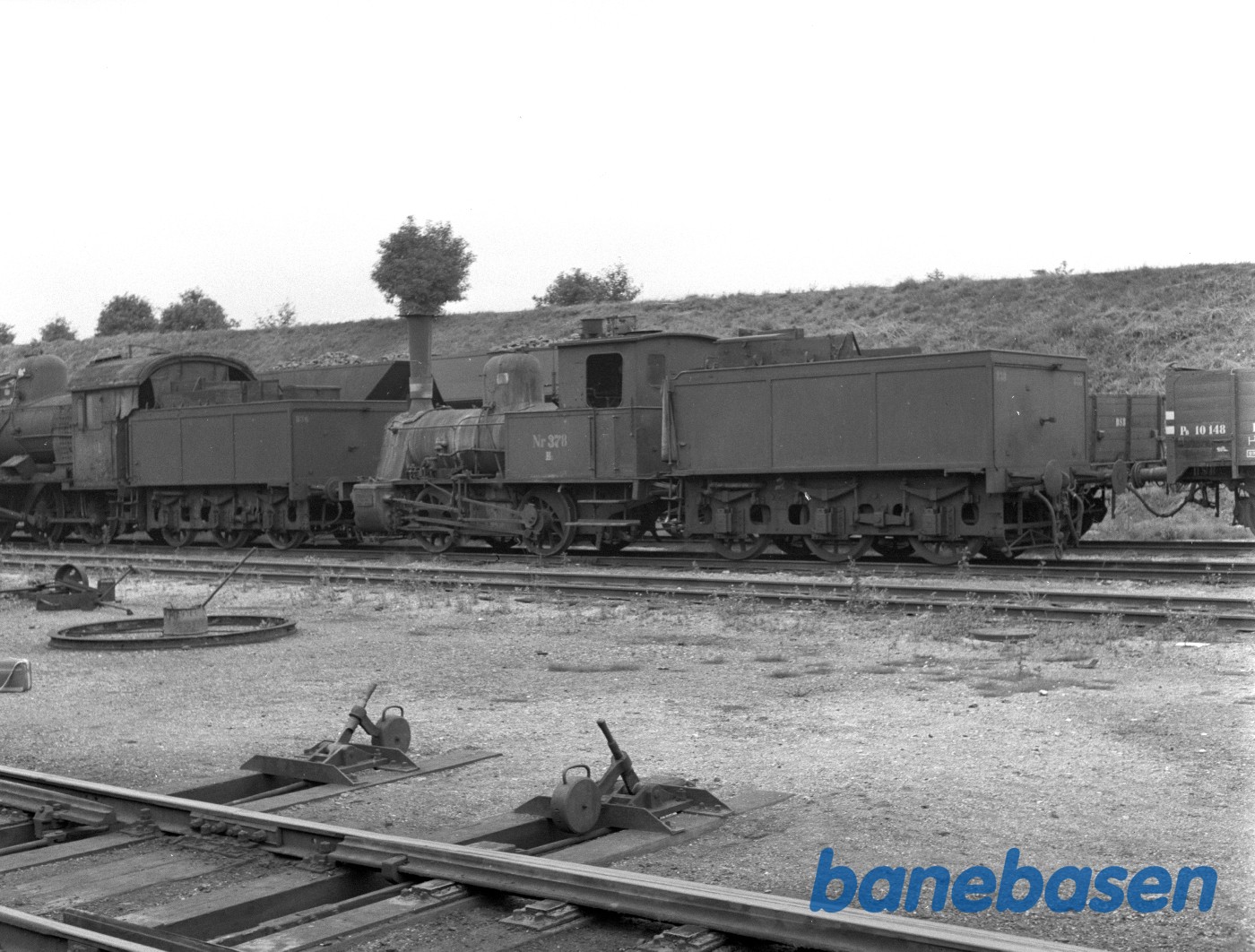 DSB HS 378 + tender til D 838 hensat DSB HS 378 + tender til D 838 hensat