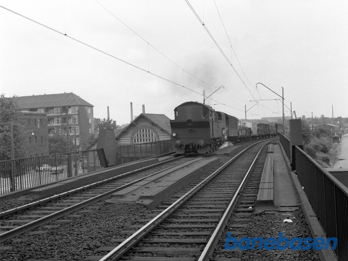 DSB S 727 med tog 2948 DSB S 727 med tog 2948