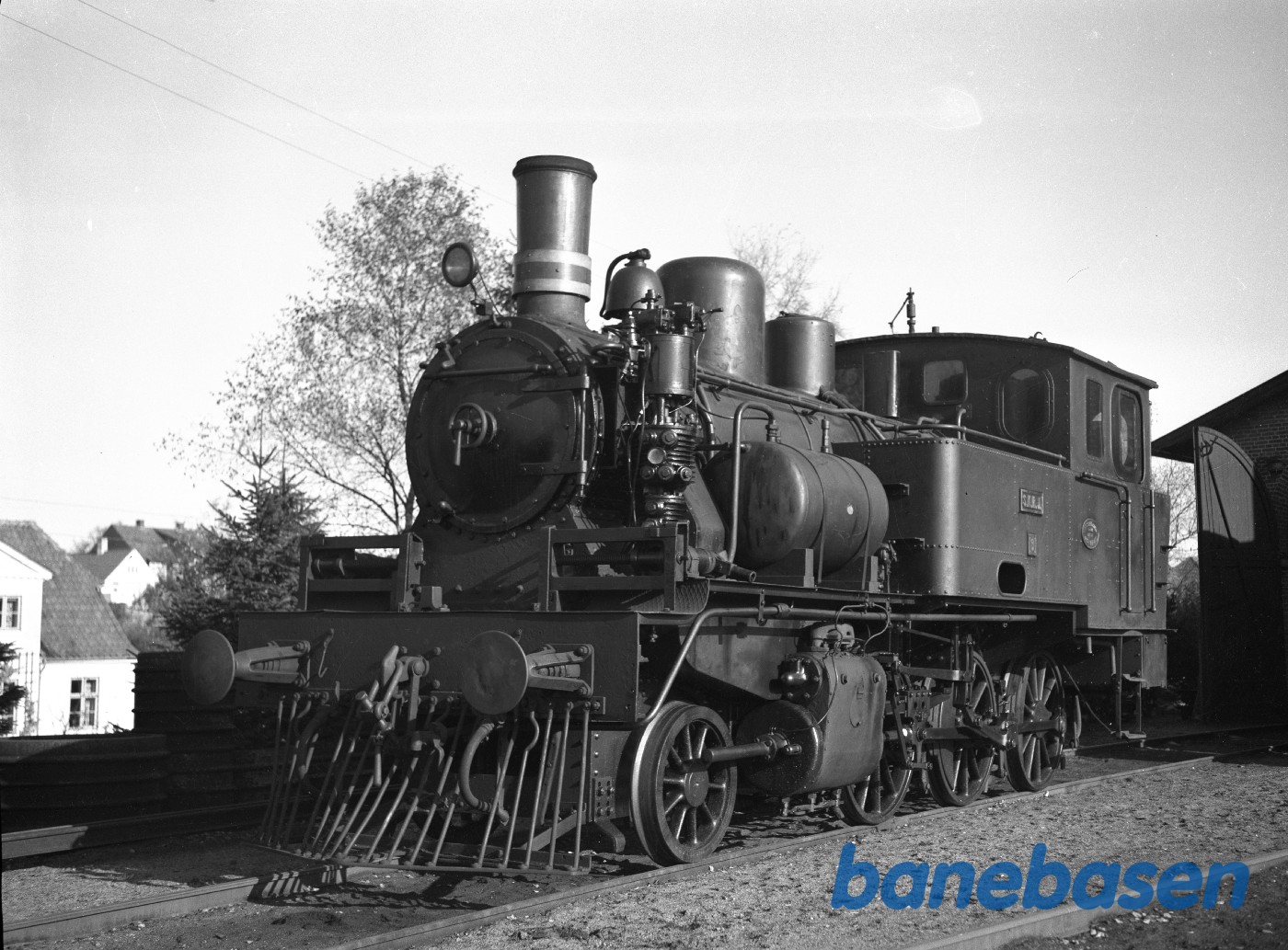 Damplokomotiv SKRJ nr 8 ved SKRJ remisen i Silkeborg Damplokomotiv SKRJ nr 8 ved SKRJ remisen i Silkeborg